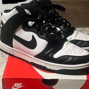 Nike dunk high panda